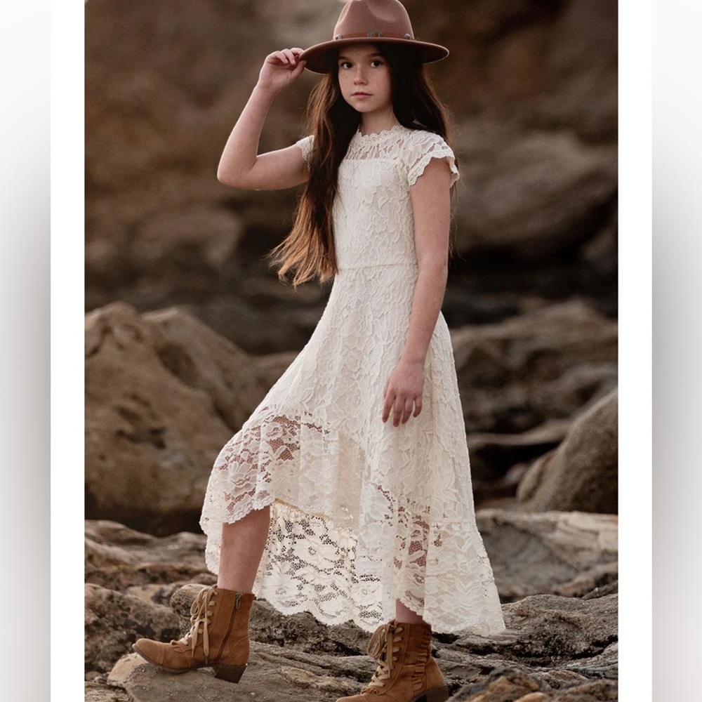 High-low lacy dress, size girls 10